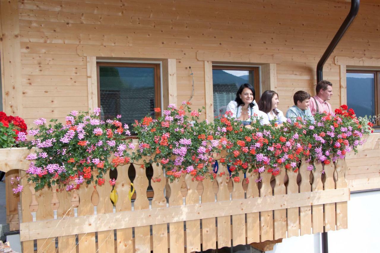 דירות Sarentino Schweinsteghof Urlaub Auf Dem Bauernhof מראה חיצוני תמונה